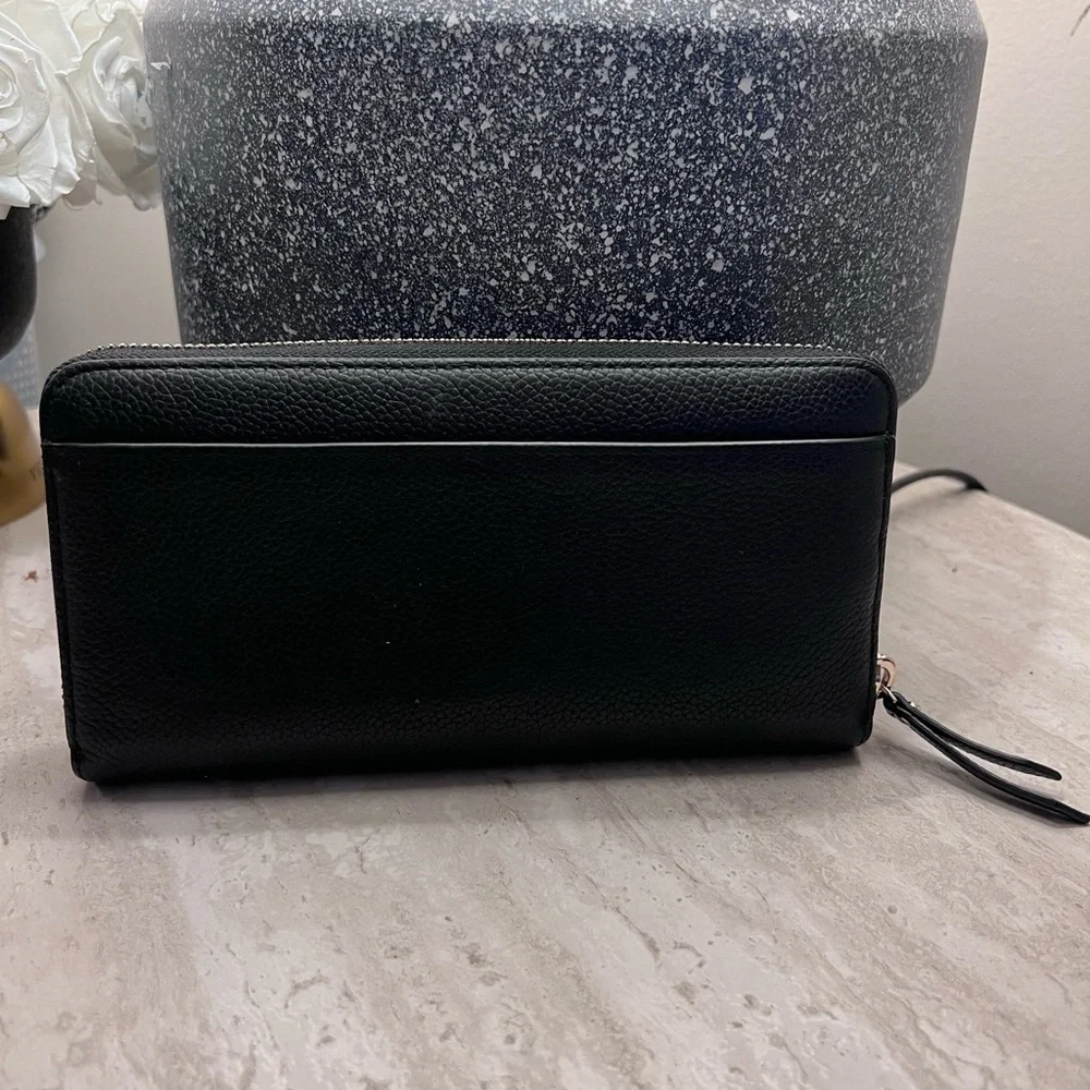 Kate Spade Black Leather Wallet Larchmont Avenue Logo Neda
